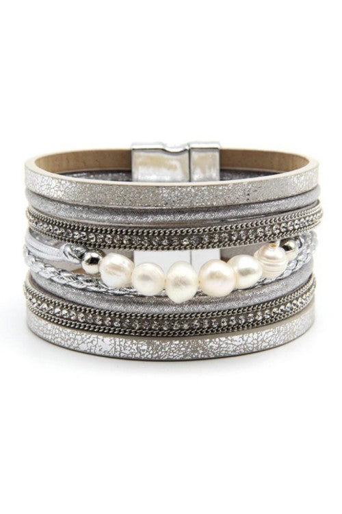 Chandelier Pearls Bracelet | URBAN ECHO SHOP