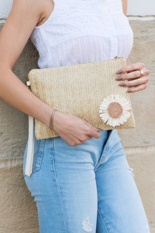 Daisy Wristlet Clutch | URBAN ECHO SHOP