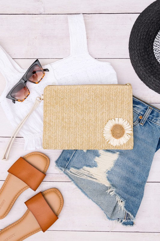 Daisy Wristlet Clutch | URBAN ECHO SHOP