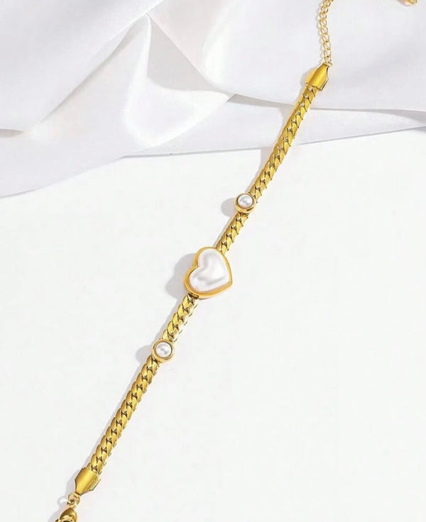 Pearl Polly Gold Heart Bracelet | URBAN ECHO SHOP