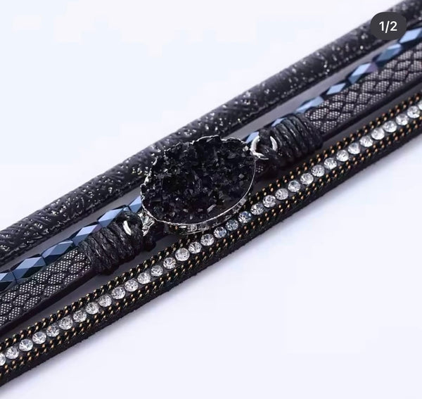 Black Feather Gem Bracelet | URBAN ECHO SHOP