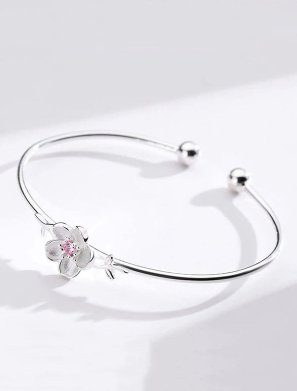 Delicate Daisy Floral Cuff Bracelet | URBAN ECHO SHOP